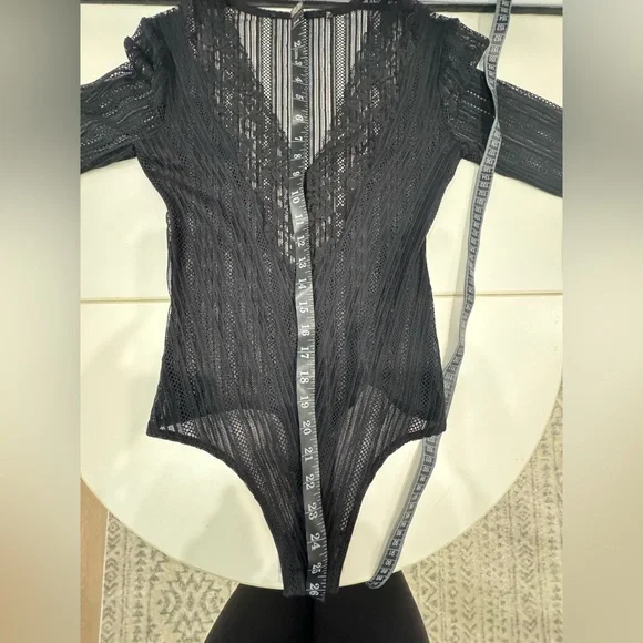 BCBGMAXAZRIA Black Sheer Lace Long Sleeve Bodysuit Size S - Picture 6 of 6